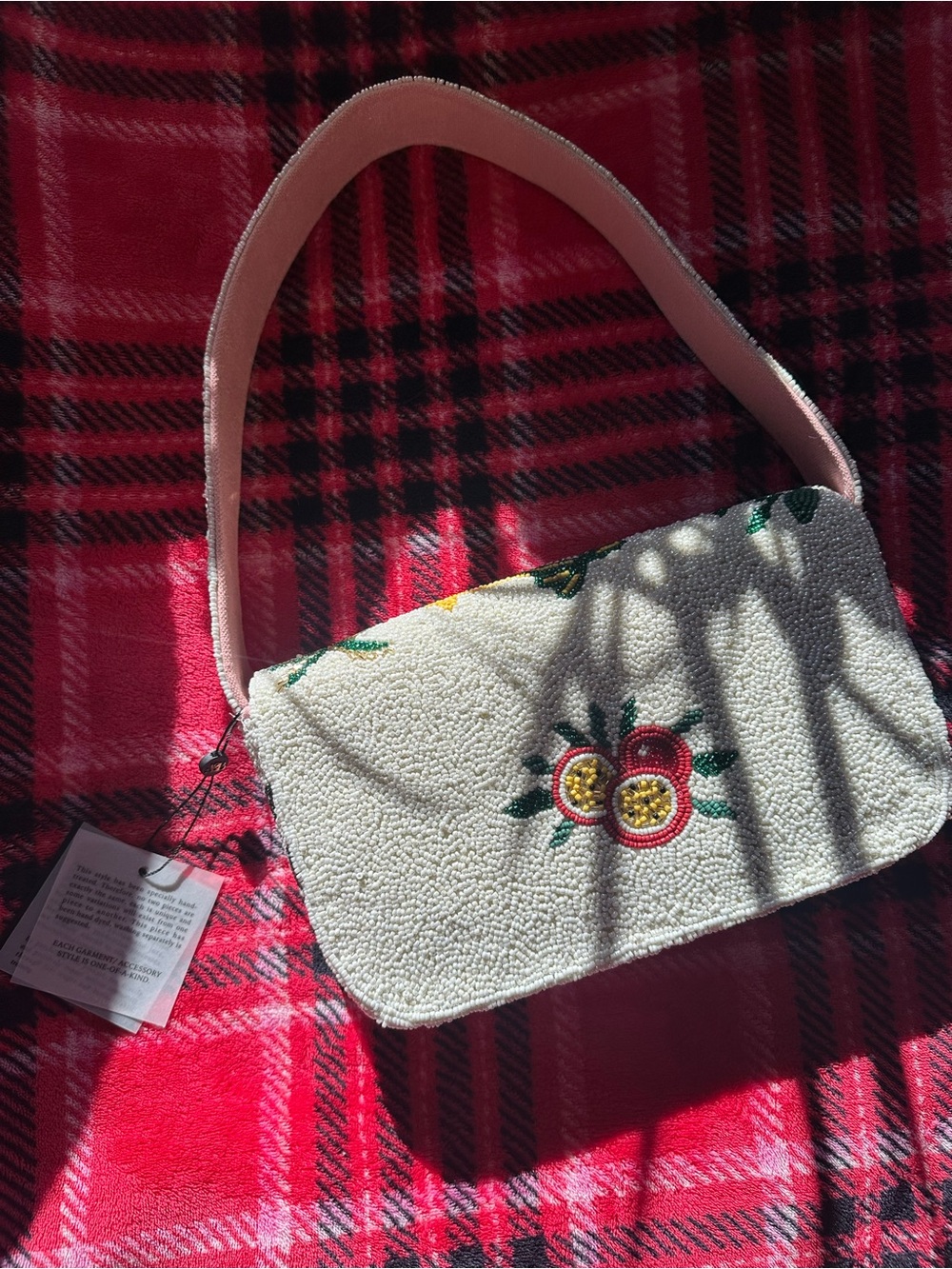 Hand-Beaded Italia Shoulder Bag with Floral & Lobster Motifs - Picture 2 of 3
